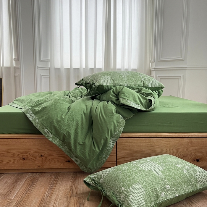 91家纺网 家纺一手货源 找家纺 安莱生活 2023新款全棉色织水洗棉宽边拼角蝴蝶结款四件套-缤纷花研 缤纷华妍-嫩绿