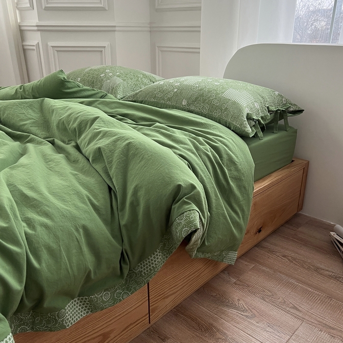 91家纺网 家纺一手货源 找家纺 安莱生活 2023新款全棉色织水洗棉宽边拼角蝴蝶结款四件套-缤纷花研 缤纷华妍-嫩绿