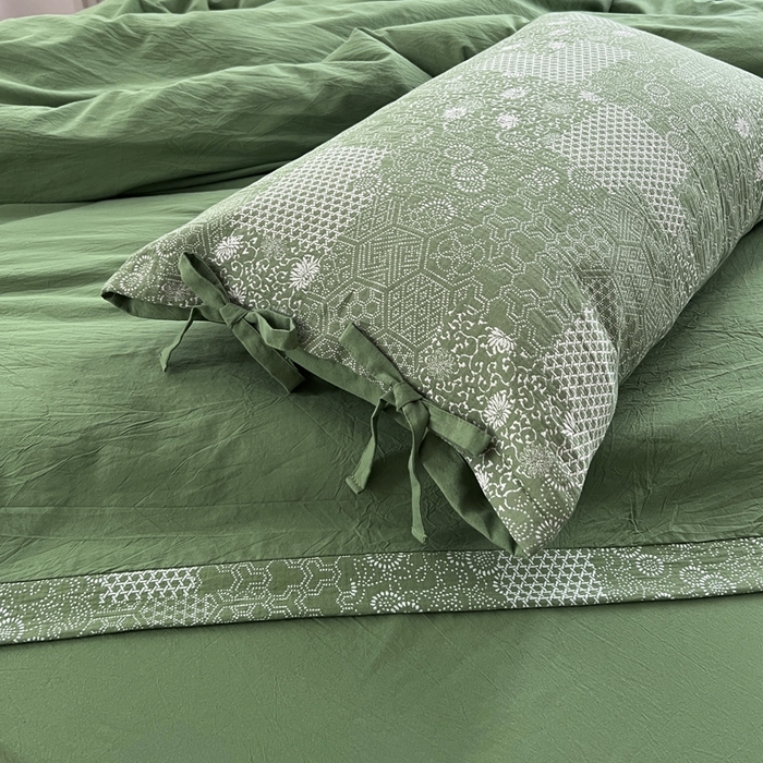 91家纺网 家纺一手货源 找家纺 安莱生活 2023新款全棉色织水洗棉宽边拼角蝴蝶结款四件套-缤纷花研 缤纷华妍-嫩绿