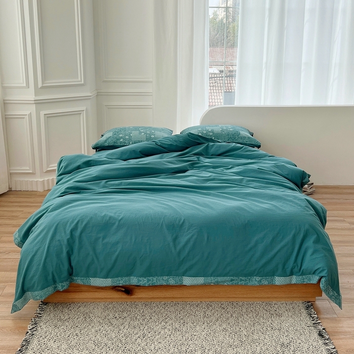 91家纺网 家纺一手货源 找家纺 安莱生活 2023新款全棉色织水洗棉宽边拼角蝴蝶结款四件套-缤纷花研 缤纷华妍-雾蓝