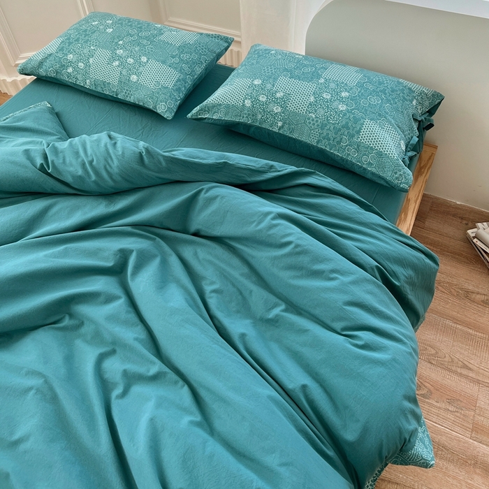 91家纺网 家纺一手货源 找家纺 安莱生活 2023新款全棉色织水洗棉宽边拼角蝴蝶结款四件套-缤纷花研 缤纷华妍-雾蓝