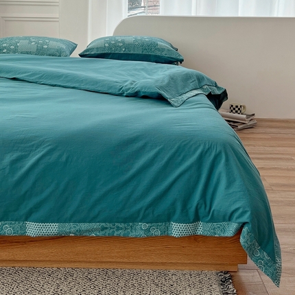 91家纺网 家纺一手货源 找家纺 总 安莱生活2023新款全棉色织水洗棉宽边拼角蝴蝶结款四件套-缤纷花研