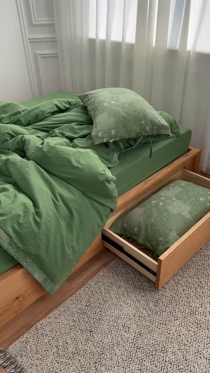 91家纺网 家纺一手货源 找家纺 安莱生活 2023新款全棉色织水洗棉宽边拼角蝴蝶结款四件套-缤纷花研 缤纷华妍-嫩绿