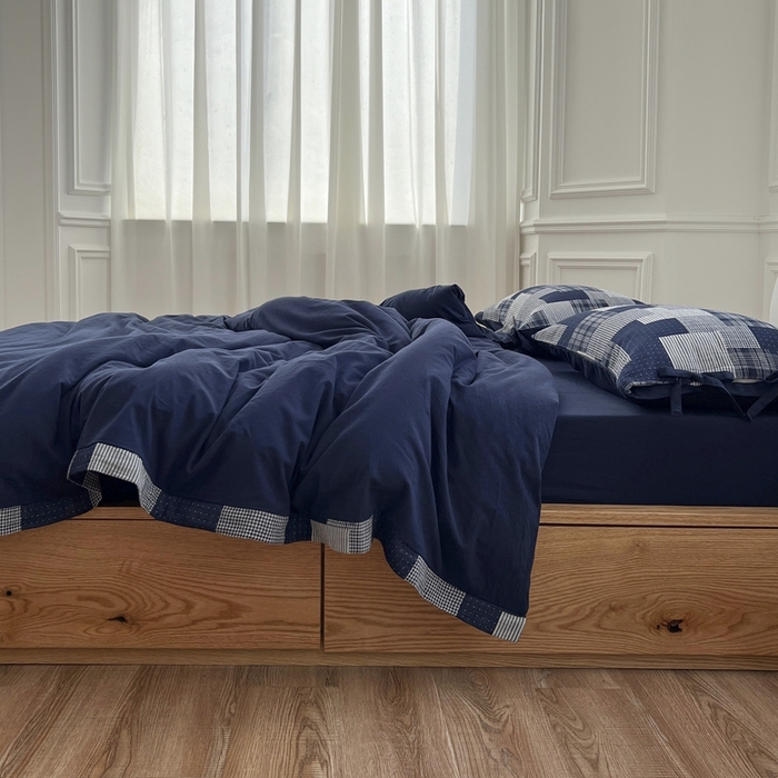 91家纺网 家纺一手货源 找家纺 安莱生活 2023简约拼布田园拼边四件套图1 拼布田园-藏青