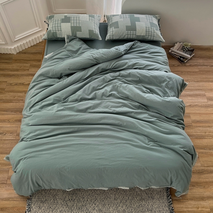 91家纺网 家纺一手货源 找家纺 安莱生活 2023简约拼布田园拼边四件套图1 拼布田园-灰绿