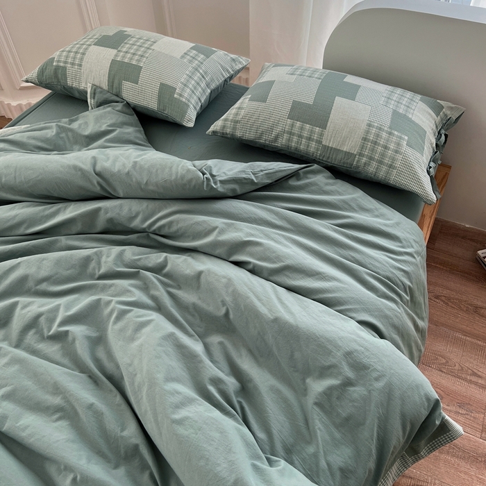 91家纺网 家纺一手货源 找家纺 安莱生活 2023简约拼布田园拼边四件套图1 拼布田园-灰绿