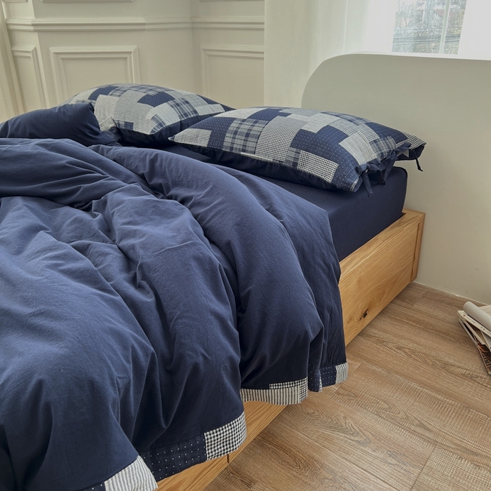 91家纺网 家纺一手货源 找家纺 安莱生活 2023简约拼布田园拼边四件套图1 拼布田园-藏青