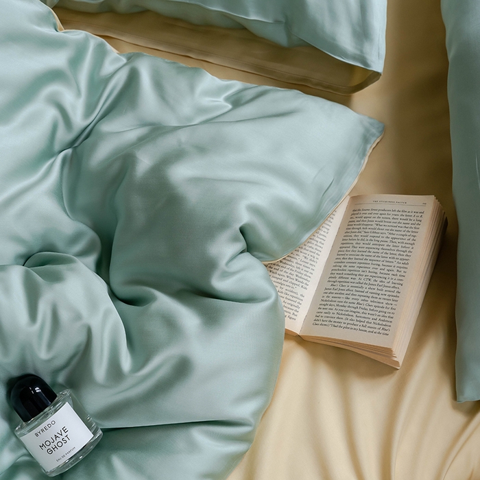 91家纺网 家纺一手货源 找家纺 沐晴家纺 2025新款60兰精天丝简约轻奢纯色四件套 浅艾绿-香槟金