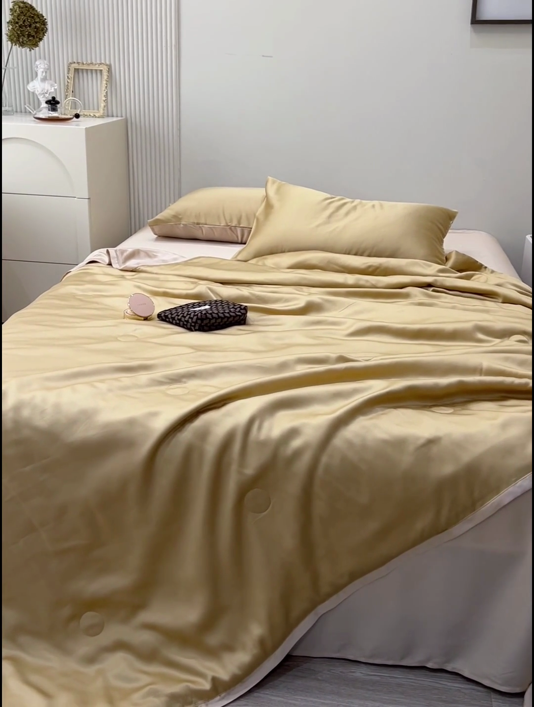 91家纺网 家纺一手货源 找家纺 沐白家居202360S天丝纯色双拼夏被四件套被子被芯 芝士黄-沙茶色