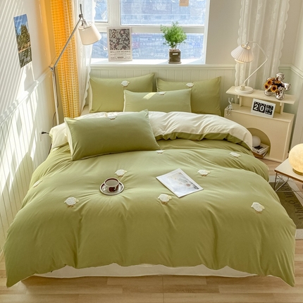 91家纺网 家纺一手货源 找家纺 红嘴企鹅 2025新款毛巾绣水洗棉四件套 快乐小羊