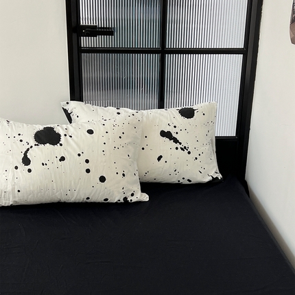 91家纺网 家纺一手货源 找家纺 蜜宿2023新款全棉40支印花枕套 墨染