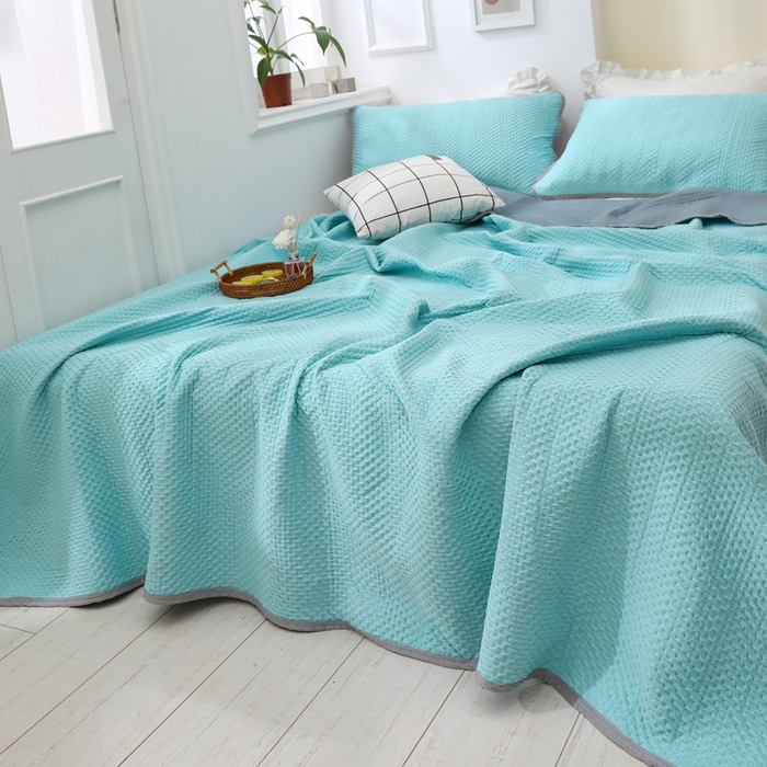91家纺网 家纺一手货源 找家纺 琪琪阁2023新款华夫格针织提花亲肤舒适多功能凉感夏被 湖蓝