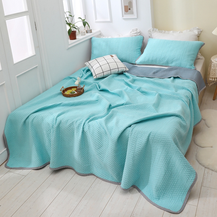 91家纺网 家纺一手货源 找家纺 琪琪阁2023新款华夫格针织提花亲肤舒适多功能凉感夏被 湖蓝