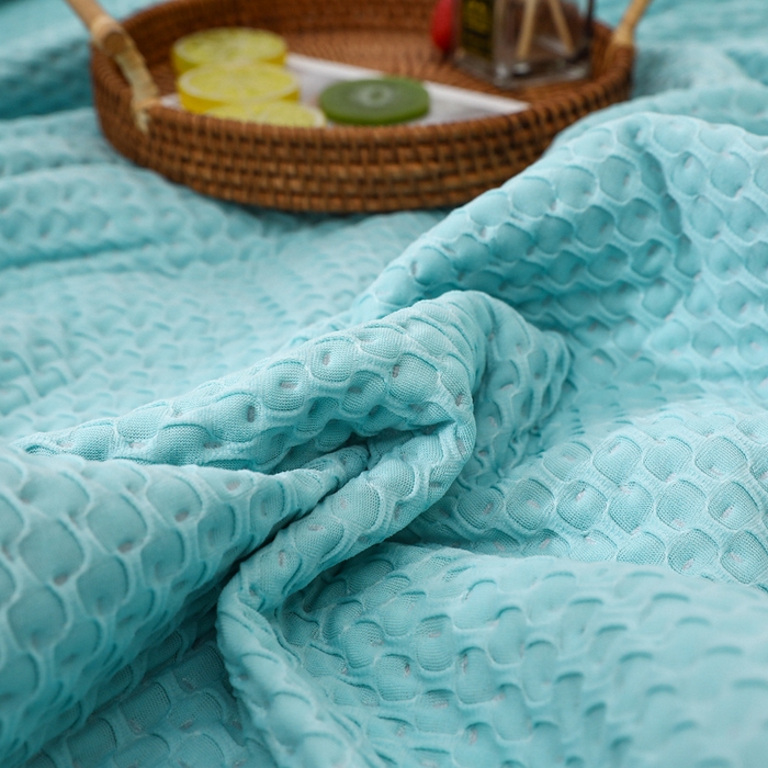 91家纺网 家纺一手货源 找家纺 琪琪阁2023新款华夫格针织提花亲肤舒适多功能凉感夏被 湖蓝