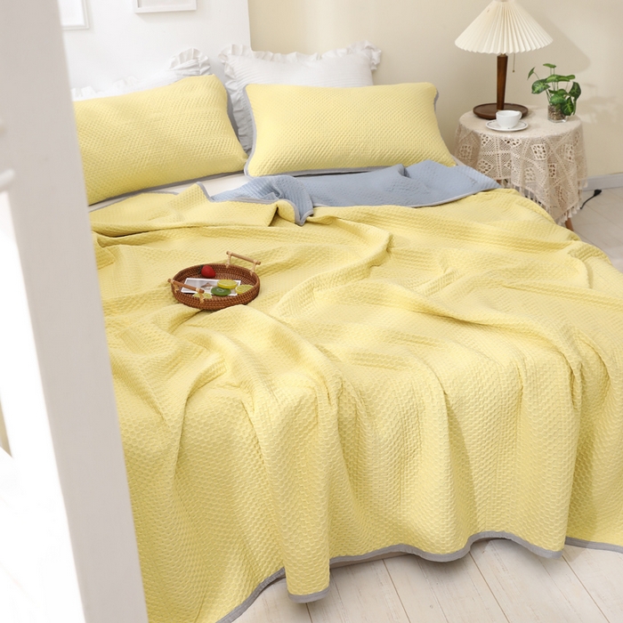 91家纺网 家纺一手货源 找家纺 琪琪阁2023新款华夫格针织提花亲肤舒适多功能凉感夏被 柠檬黄