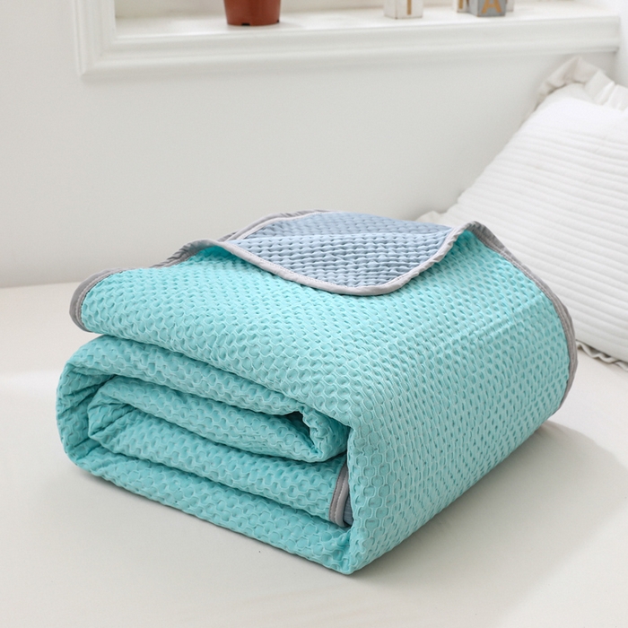 91家纺网 家纺一手货源 找家纺 琪琪阁2023新款华夫格针织提花亲肤舒适多功能凉感夏被 湖蓝