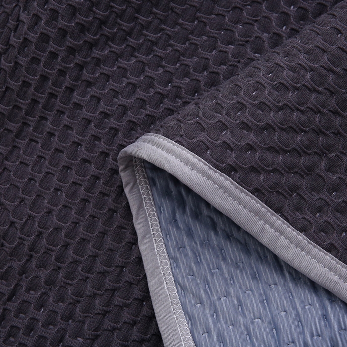 91家纺网 家纺一手货源 找家纺 琪琪阁2023新款华夫格针织提花亲肤舒适多功能凉感夏被 绅士灰