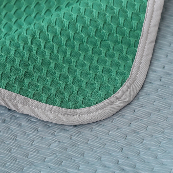 91家纺网 家纺一手货源 找家纺 琪琪阁2023新款华夫格针织提花亲肤舒适多功能凉感夏被 牛油果绿