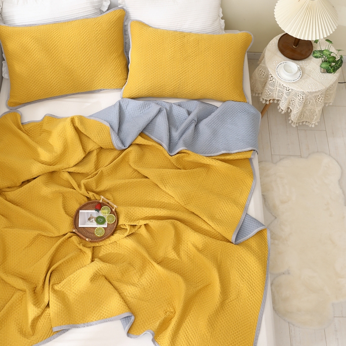 91家纺网 家纺一手货源 找家纺 琪琪阁2023新款华夫格针织提花亲肤舒适多功能凉感夏被 杏黄