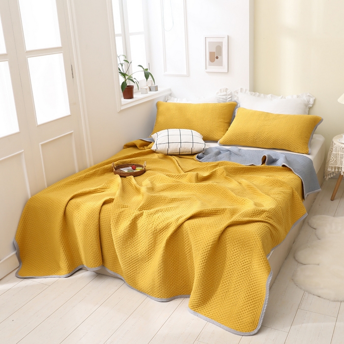 91家纺网 家纺一手货源 找家纺 琪琪阁2023新款华夫格针织提花亲肤舒适多功能凉感夏被 杏黄