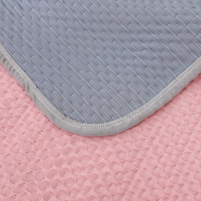 91家纺网 家纺一手货源 找家纺 琪琪阁2023新款华夫格针织提花亲肤舒适多功能凉感夏被 樱花粉