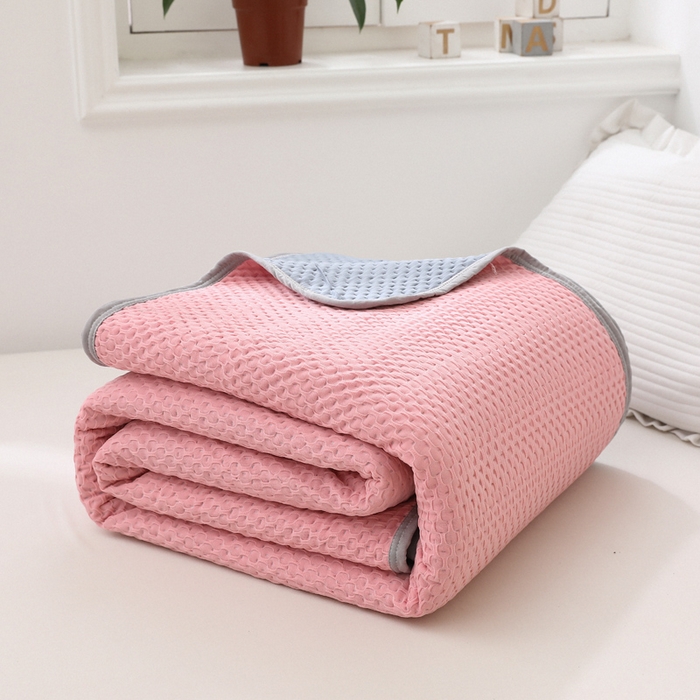 91家纺网 家纺一手货源 找家纺 琪琪阁2023新款华夫格针织提花亲肤舒适多功能凉感夏被 樱花粉