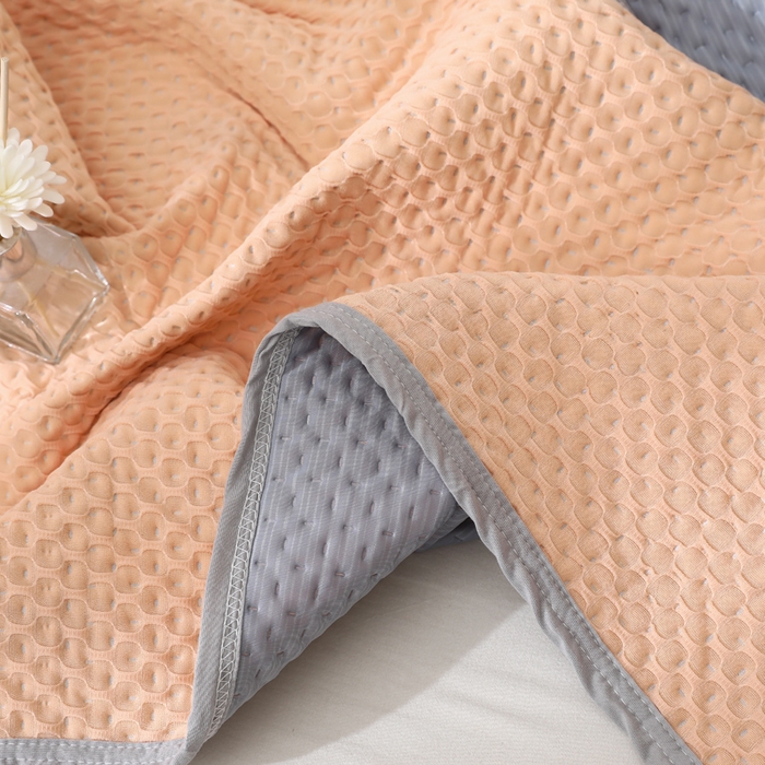 91家纺网 家纺一手货源 找家纺 琪琪阁2023新款华夫格针织提花亲肤舒适多功能凉感夏被 玉色