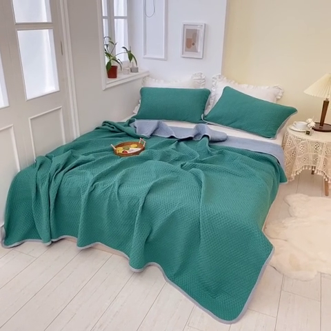 91家纺网 家纺一手货源 找家纺 琪琪阁2023新款华夫格针织提花亲肤舒适多功能凉感夏被 牛油果绿