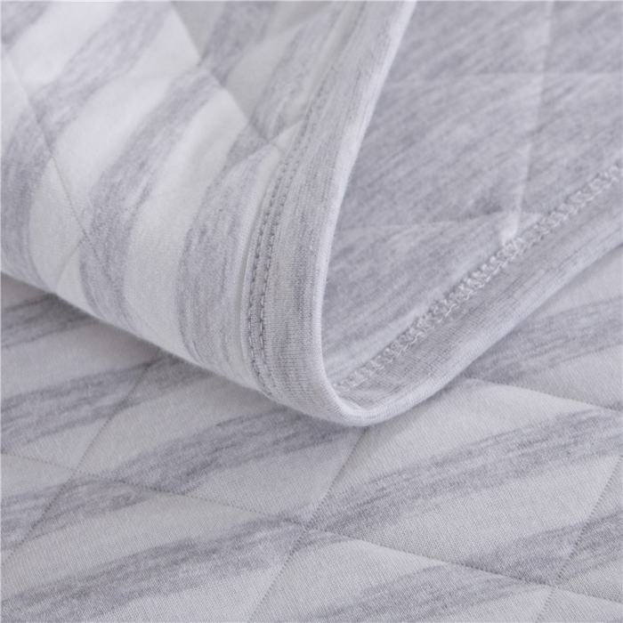 91家纺网 家纺一手货源 找家纺 琪琪阁2023新款宽条纹针织棉夏被盖毯 浅灰条纹