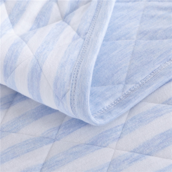 91家纺网 家纺一手货源 找家纺 琪琪阁2023新款宽条纹针织棉夏被盖毯 浅蓝条纹