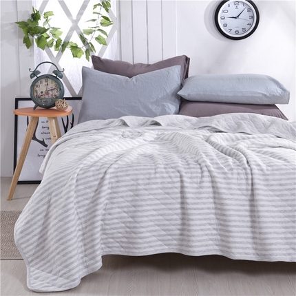 91家纺网 家纺一手货源 找家纺 （总）琪琪阁2023新款宽条纹针织棉夏被盖毯