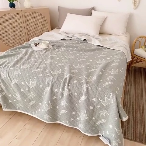 91家纺网 家纺一手货源 找家纺 琪琪阁2023新款提花针织棉夏被盖毯 皇冠-绿