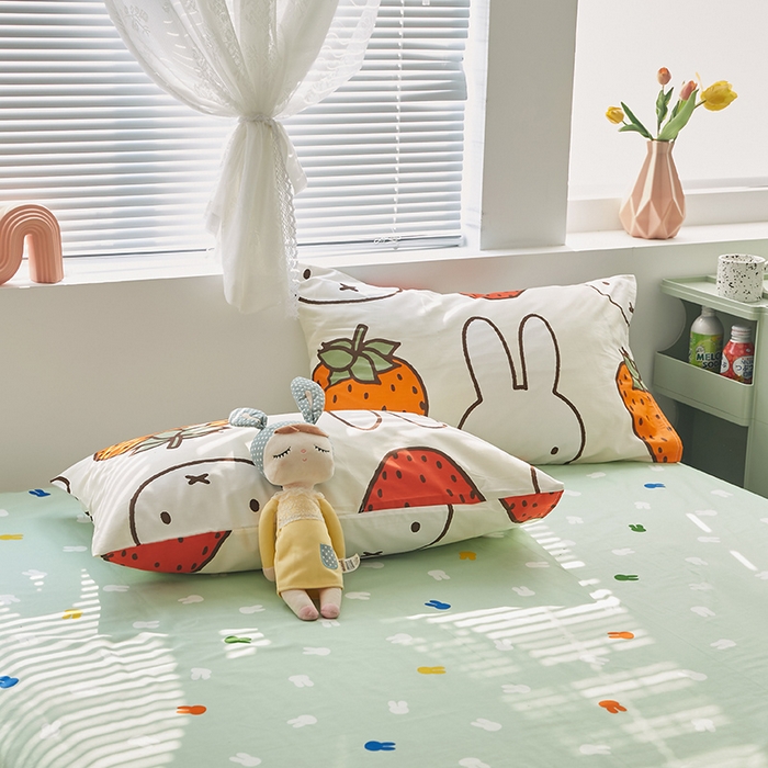 91家纺网 家纺一手货源 找家纺 怡家居  2023新款全棉米菲兔四件套 草莓米菲