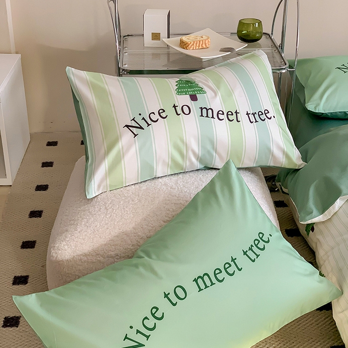 91家纺网 家纺一手货源 找家纺 荣轩 2023新款13372数码印花四件套 圣诞树