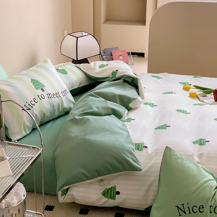 91家纺网 家纺一手货源 找家纺 荣轩 2023新款13372数码印花四件套 圣诞树