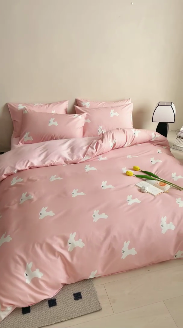 91家纺网 家纺一手货源 找家纺 荣轩 2023新款13372数码印花四件套 郊兔