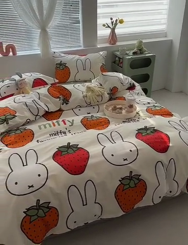 91家纺网 家纺一手货源 找家纺 怡家居  2023新款全棉米菲兔四件套 草莓米菲