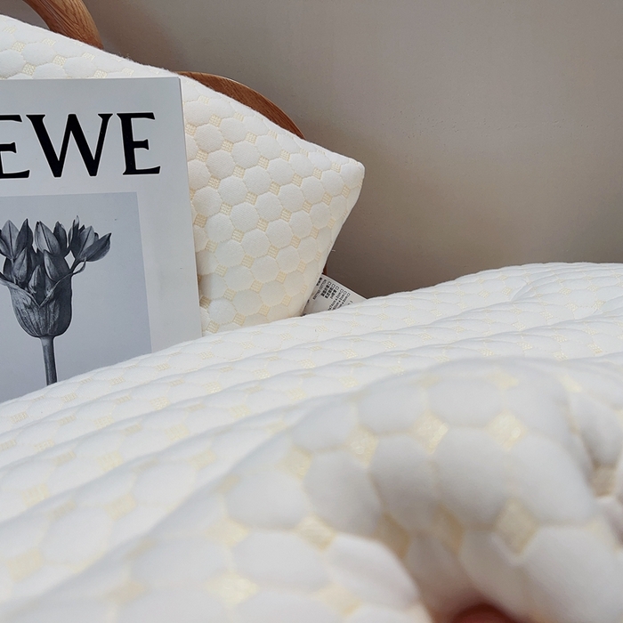 91家纺网 家纺一手货源 找家纺 （总)伟邦2023新款3D泡泡绒水立方低枕