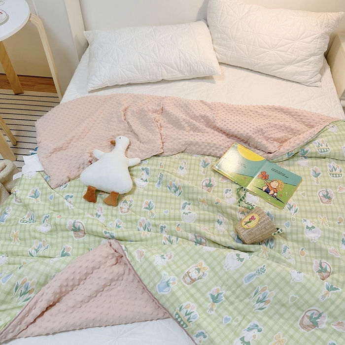 91家纺网 家纺一手货源 找家纺 有货2023爆款春夏夏凉被小清新春秋被卡通针织棉豆豆被 露营鸭