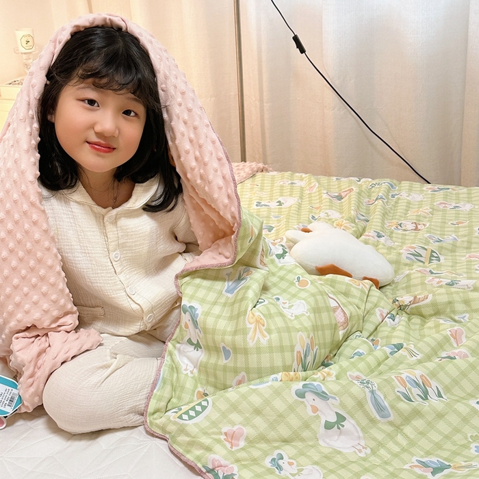 91家纺网 家纺一手货源 找家纺 有货2023爆款春夏夏凉被小清新春秋被卡通针织棉豆豆被 露营鸭