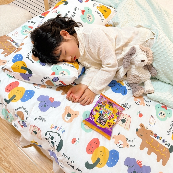 91家纺网 家纺一手货源 找家纺 有货2023爆款春夏夏凉被小清新春秋被卡通针织棉豆豆被 奇遇记