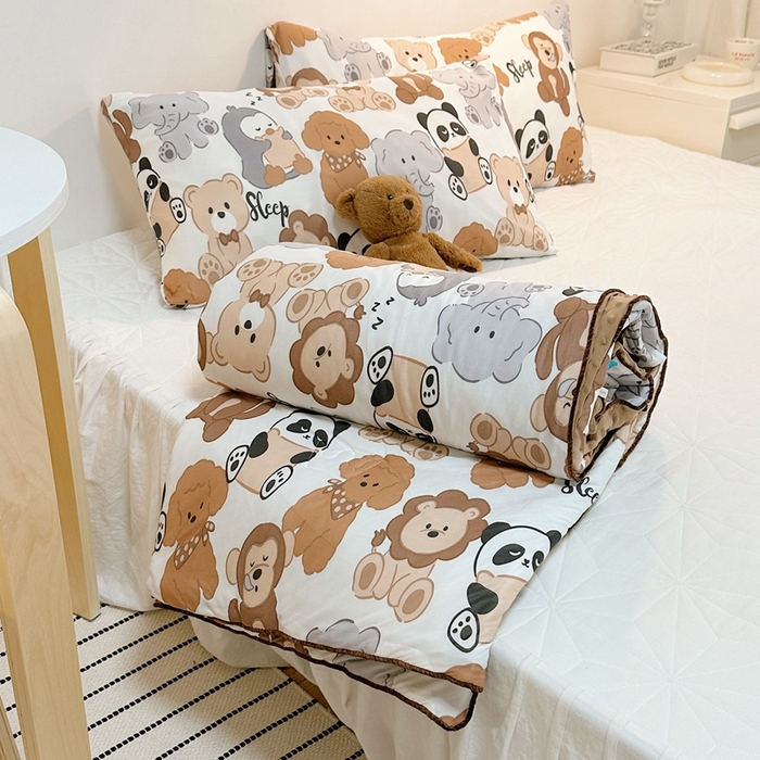 91家纺网 家纺一手货源 找家纺 有货2023爆款春夏夏凉被小清新春秋被卡通针织棉豆豆被 森林派对