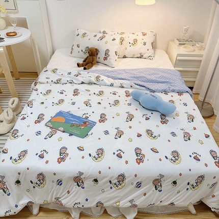 91家纺网 家纺一手货源 找家纺 有货2023爆款春夏夏凉被小清新春秋被卡通针织棉豆豆被 太空熊