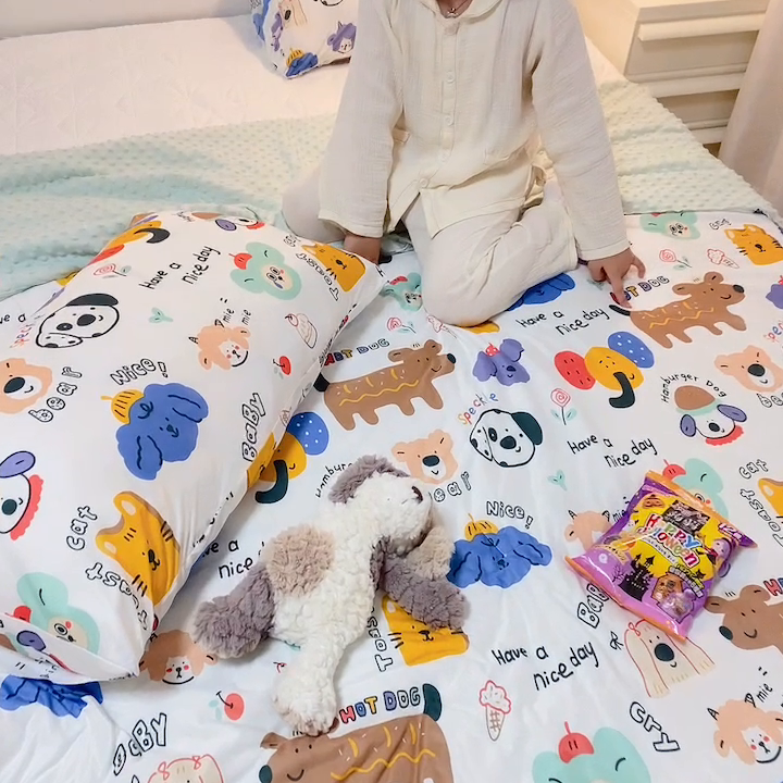 91家纺网 家纺一手货源 找家纺 有货2023爆款春夏夏凉被小清新春秋被卡通针织棉豆豆被 奇遇记