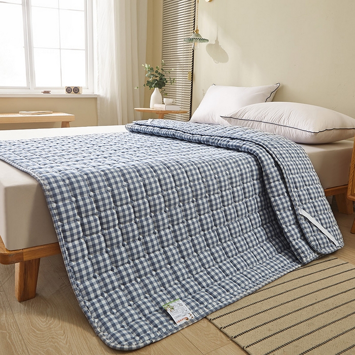 91家纺网 家纺一手货源 找家纺 富威堡 2023新款棉花薄褥子保护垫床垫垫子 蓝小格