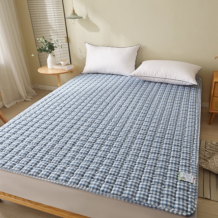 91家纺网 家纺一手货源 找家纺 富威堡 2023新款棉花薄褥子保护垫床垫垫子 蓝小格