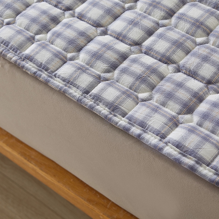 91家纺网 家纺一手货源 找家纺 富威堡 2023新款棉花薄褥子保护垫床垫垫子 紫小格