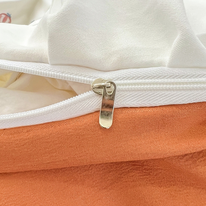 91家纺网 家纺一手货源 找家纺 澳梵 2023新款【怦然心动】系列-水洗棉麻双层纱四件套 草莓熊