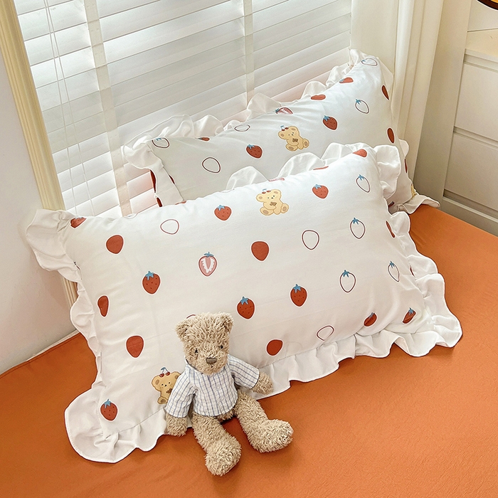 91家纺网 家纺一手货源 找家纺 澳梵 2023新款【怦然心动】系列-水洗棉麻双层纱四件套 草莓熊