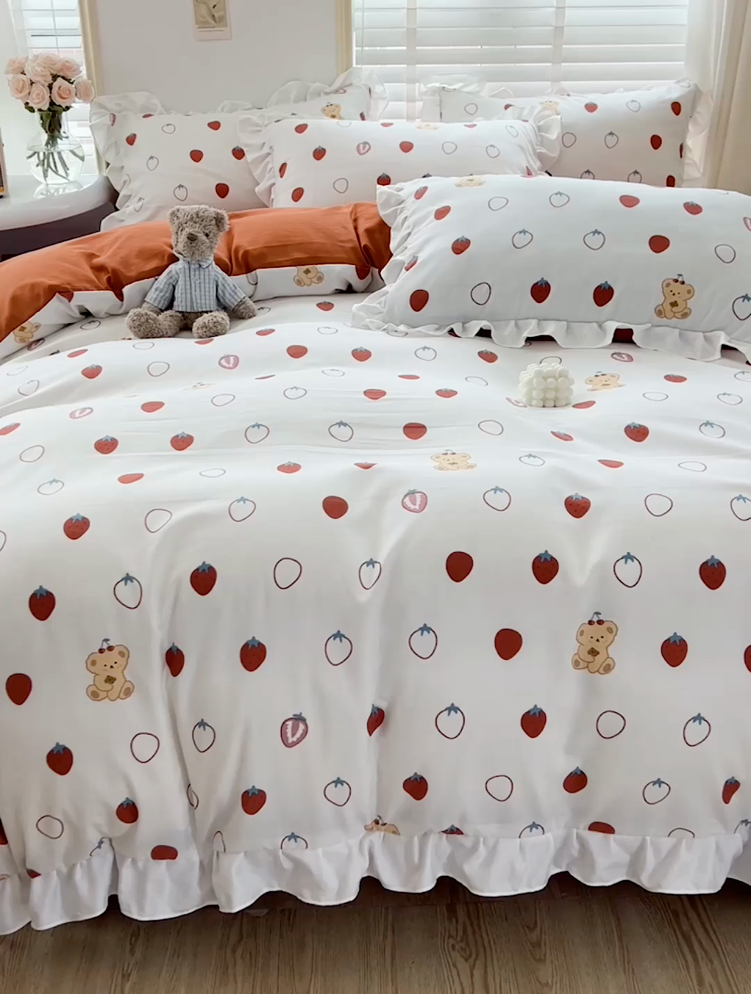 91家纺网 家纺一手货源 找家纺 澳梵 2023新款【怦然心动】系列-水洗棉麻双层纱四件套 草莓熊